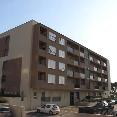 Cukarin, Modern Design, Free Parking,free Wifi シベニク